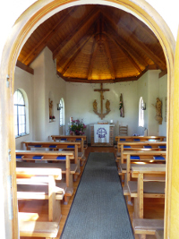 okumenische-st-hubertus-kapelle-forst-scheidegg-innen02-800.jpg